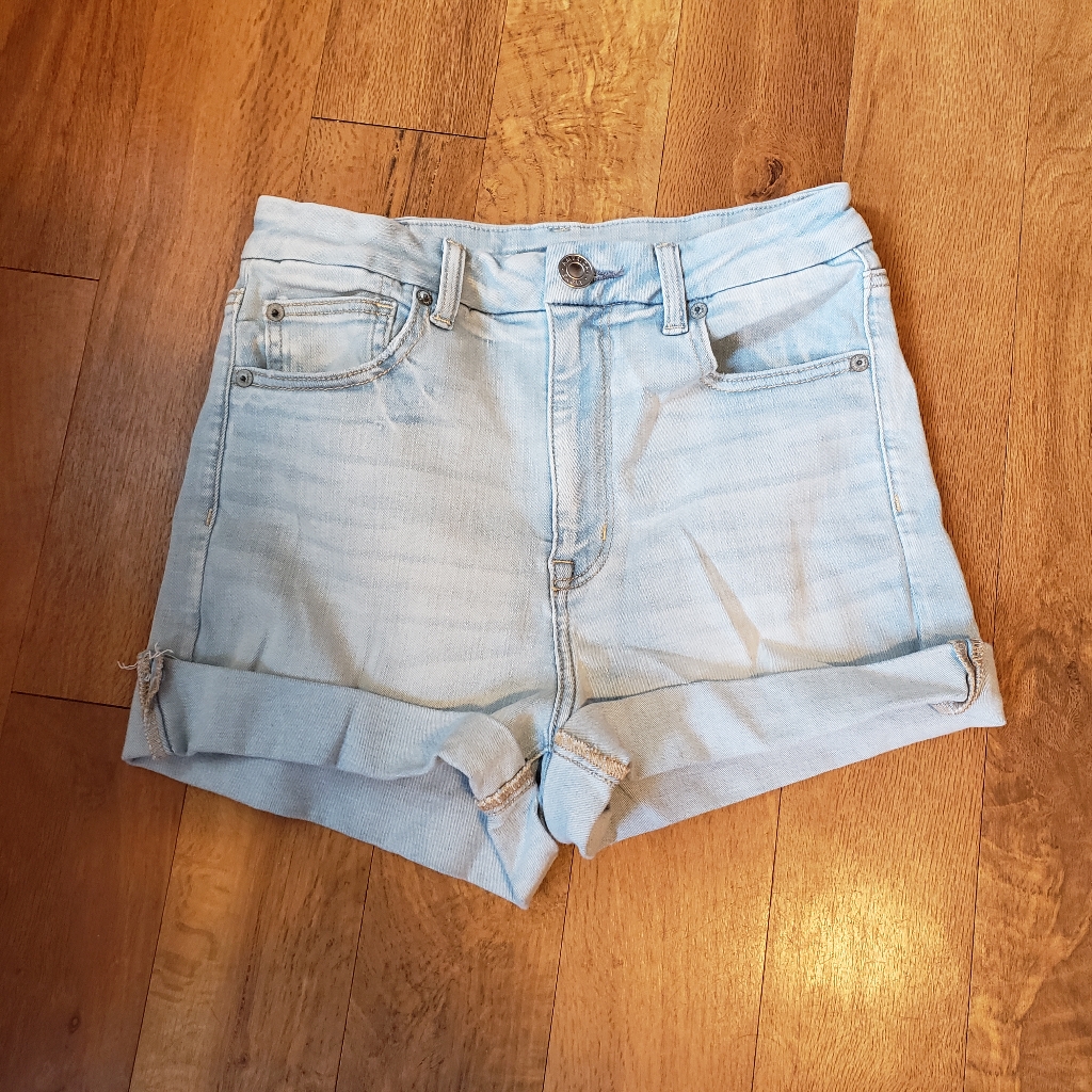 American Eagle Light Blue Denim Women's Shorts Next Level Stretch Size 8